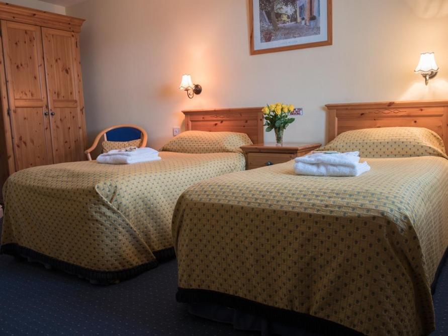 The Olde Peculiar Hotel Rugeley Bagian luar foto