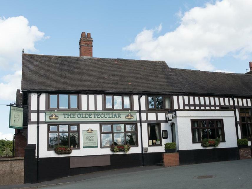 The Olde Peculiar Hotel Rugeley Bagian luar foto